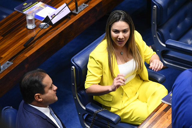 Ana Paula Lobato