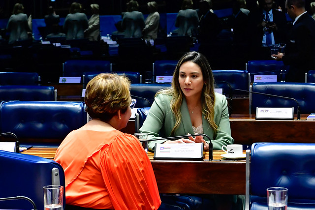 Ana Paula Lobato