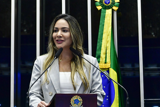 Ana Paula Lobato