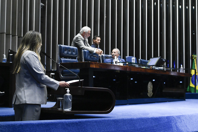 Ana Paula Lobato
