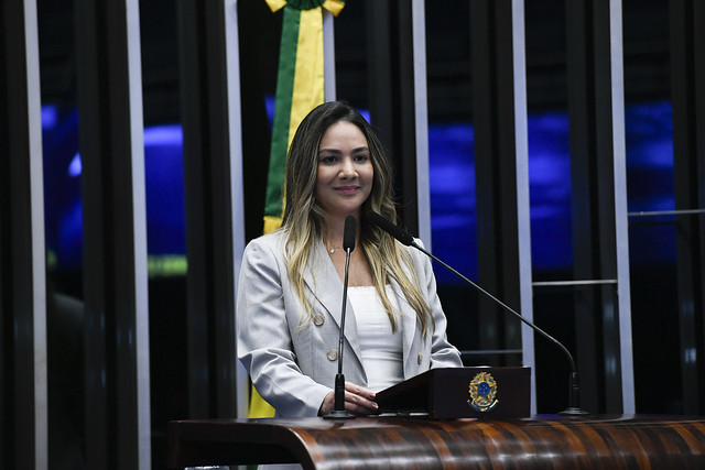 Ana Paula Lobato