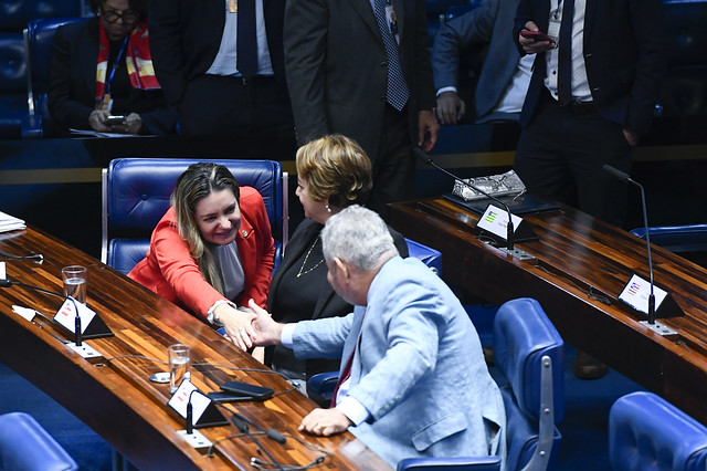 Ana Paula Lobato