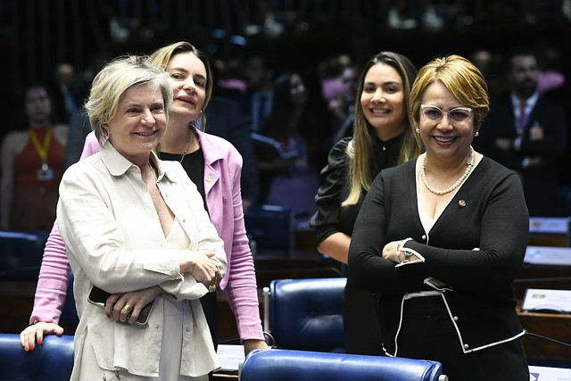 Ana Paula Lobato