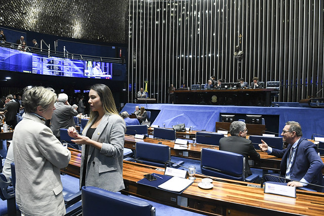 Ana Paula Lobato