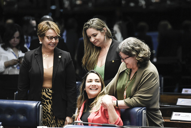 Ana Paula Lobato