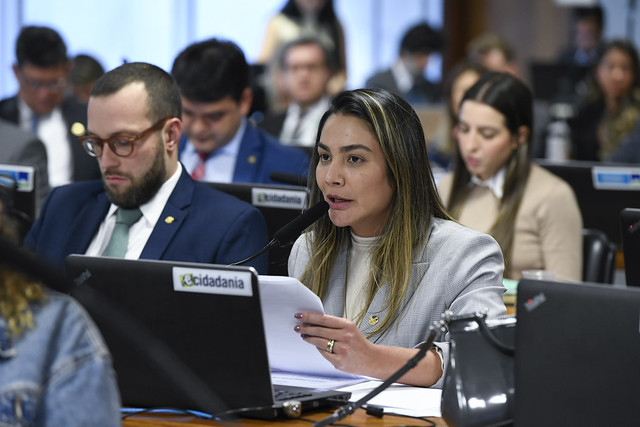 Ana Paula Lobato