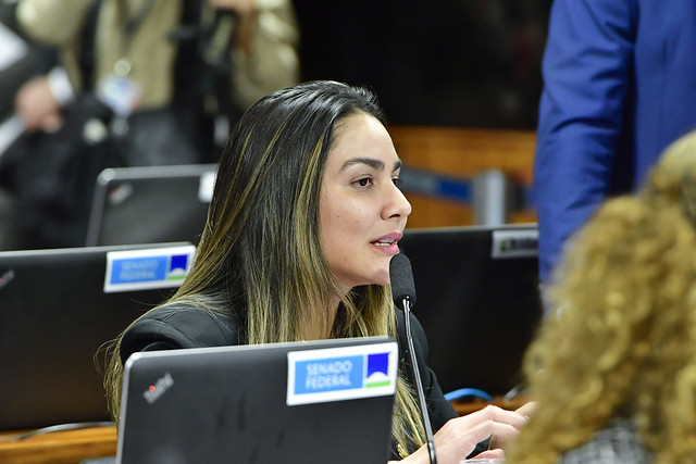 Ana Paula Lobato