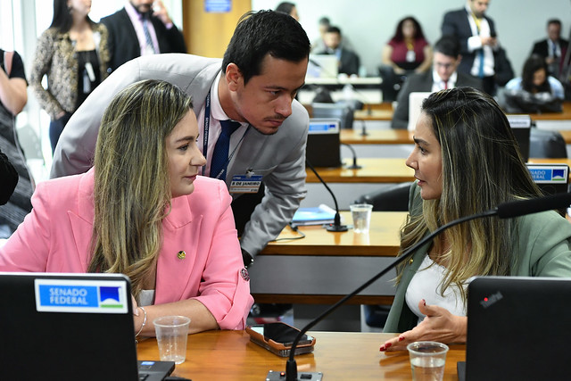 Ana Paula Lobato