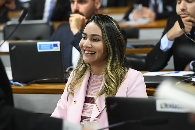 Ana Paula Lobato