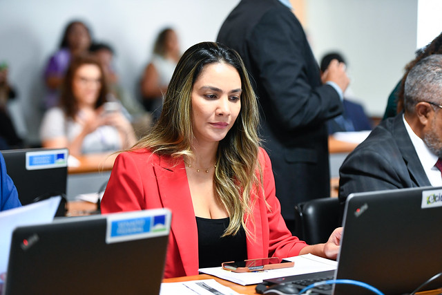 Ana Paula Lobato