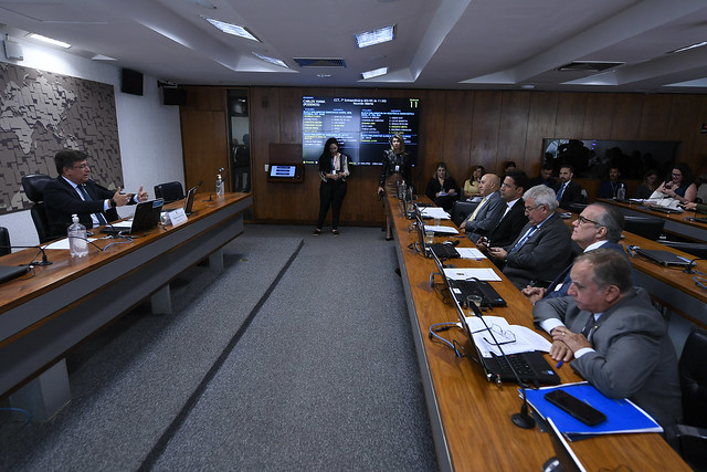 Confúcio Moura