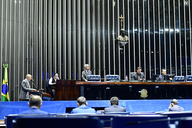 Confúcio Moura