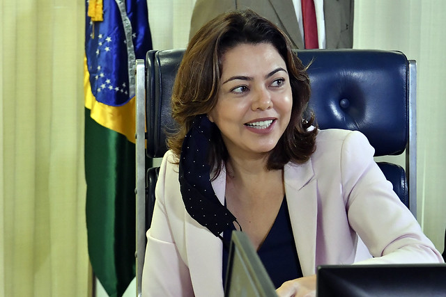 Leila Barros