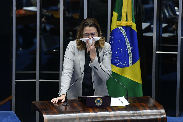 Leila Barros