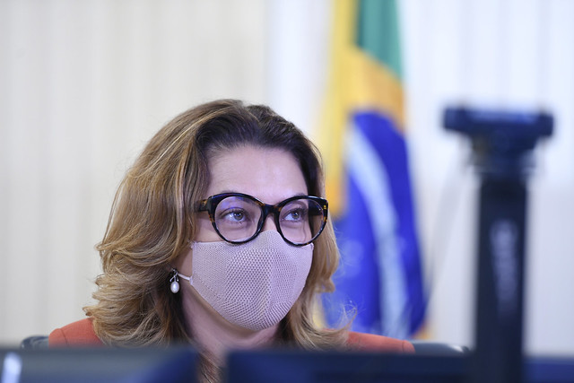 Leila Barros