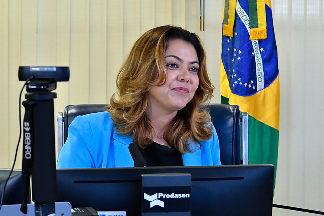 Leila Barros