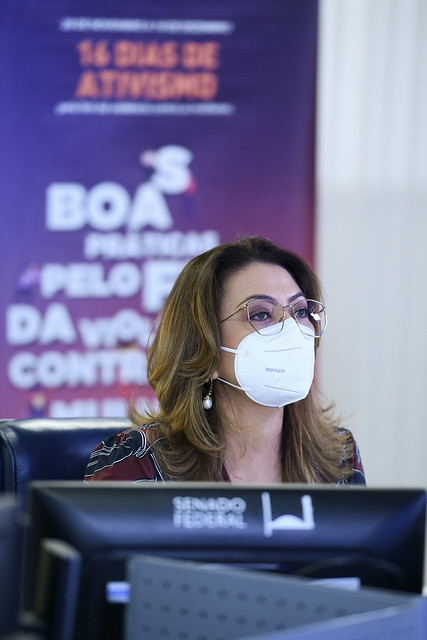 Leila Barros