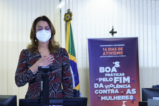 Leila Barros