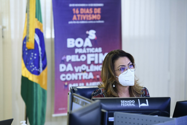 Leila Barros