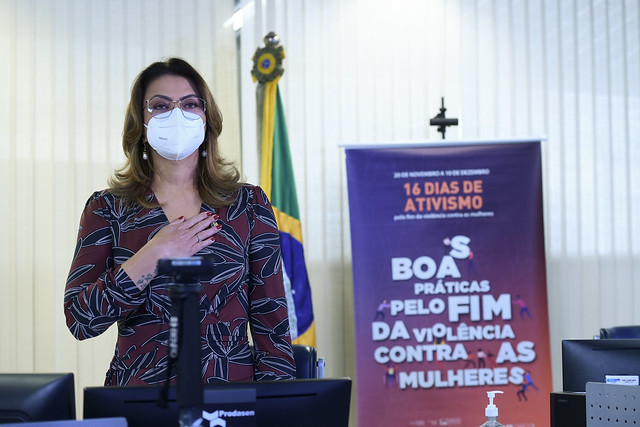Leila Barros
