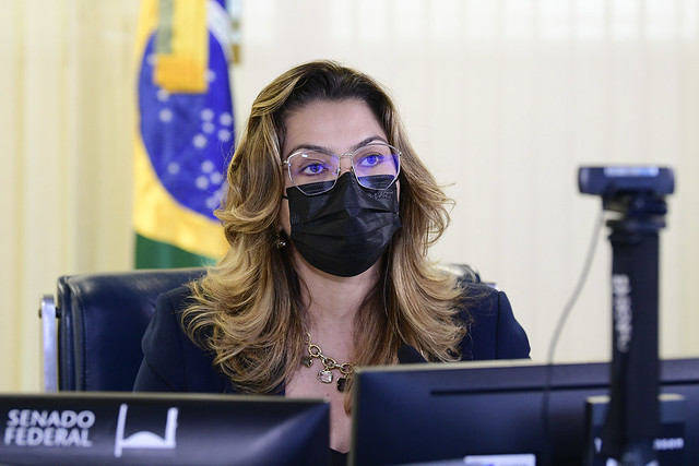Leila Barros