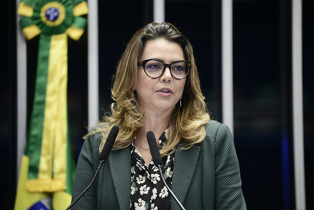 Leila Barros