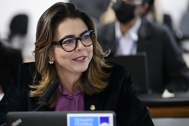 Leila Barros