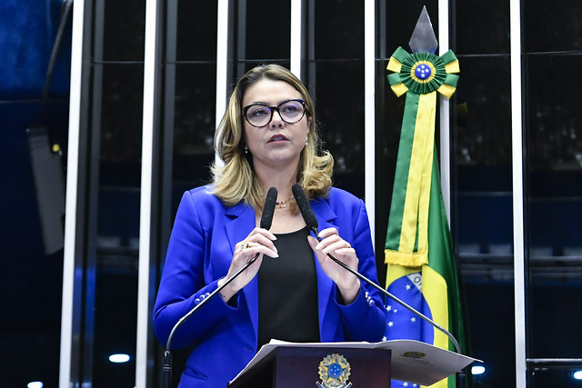 Leila Barros