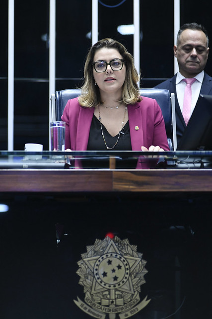 Leila Barros