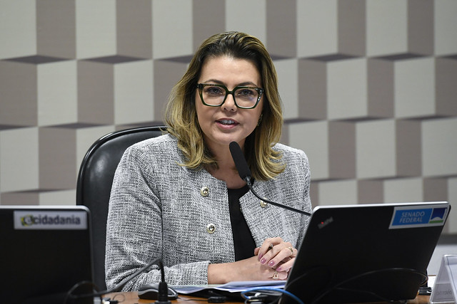 Leila Barros