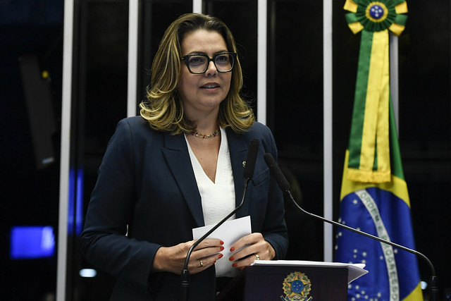 Leila Barros