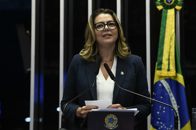 Leila Barros