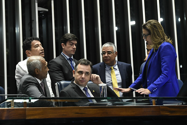 Leila Barros