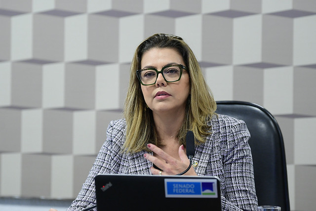 Leila Barros