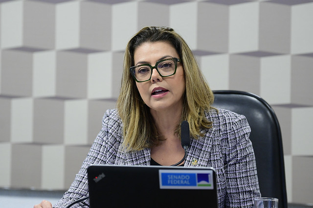 Leila Barros