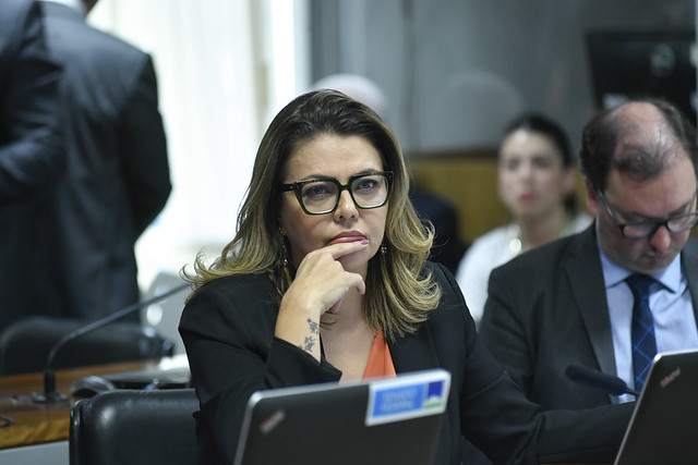 Leila Barros