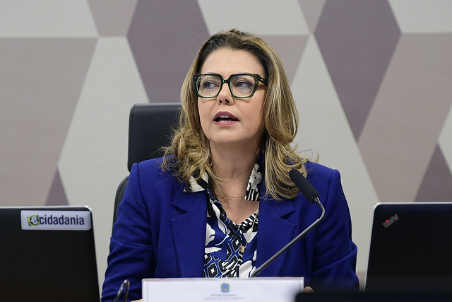Leila Barros