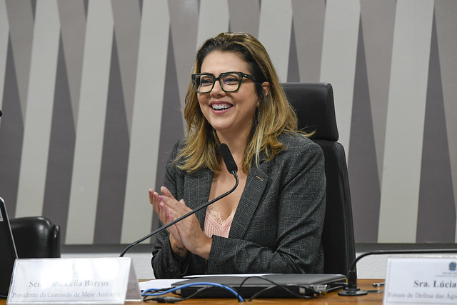 Leila Barros