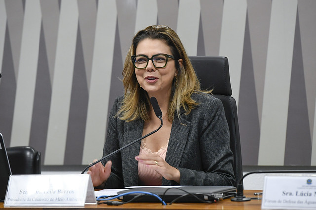 Leila Barros