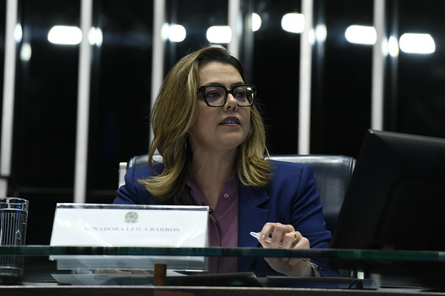 Leila Barros