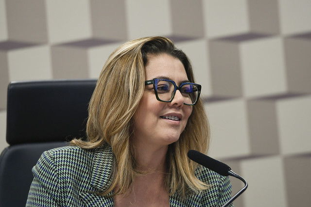 Leila Barros